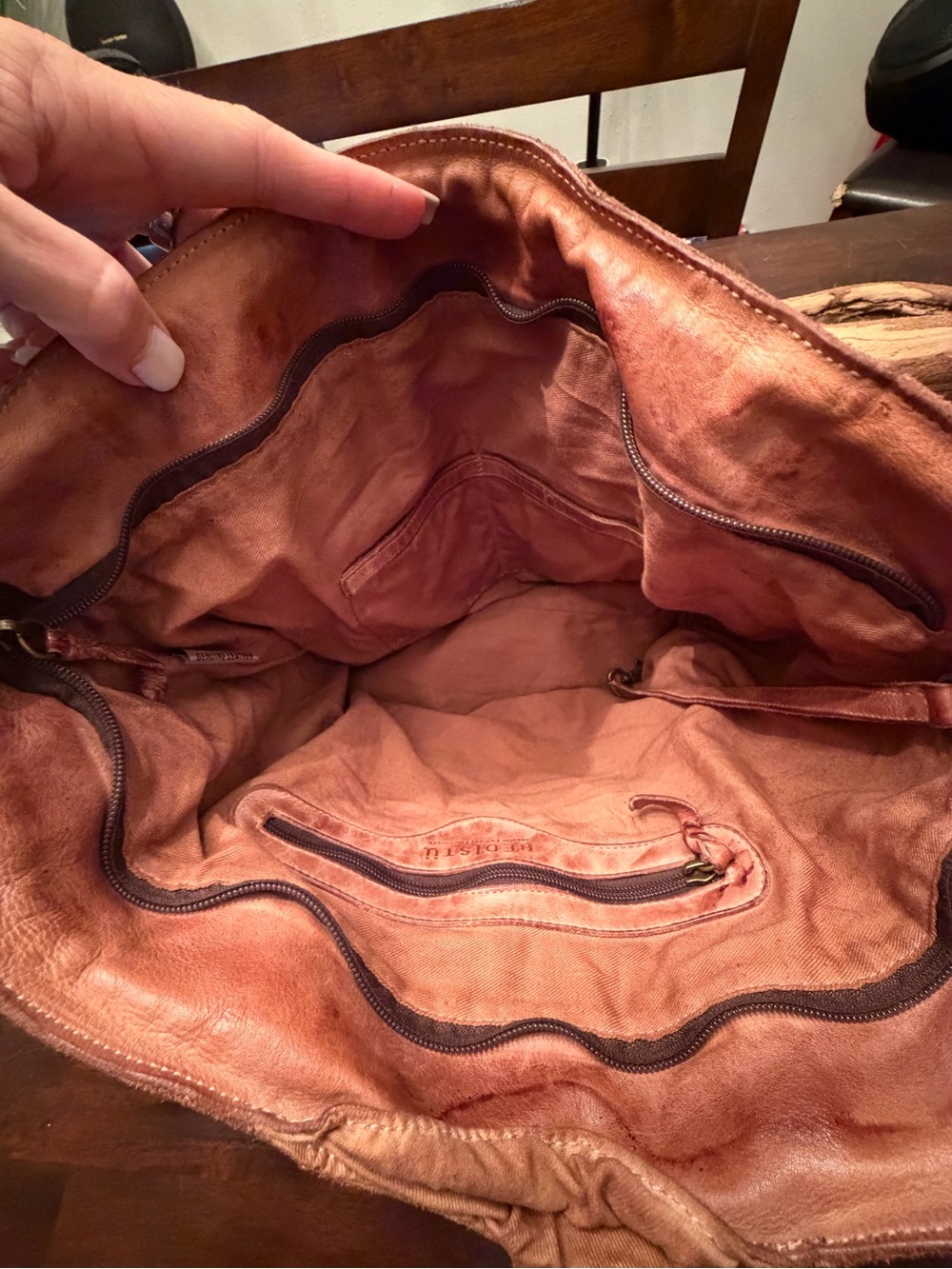 BED|STÜ Celindra LTC Distressed Leather Zip-Top Tote Bag (A - Picture 3 of 8